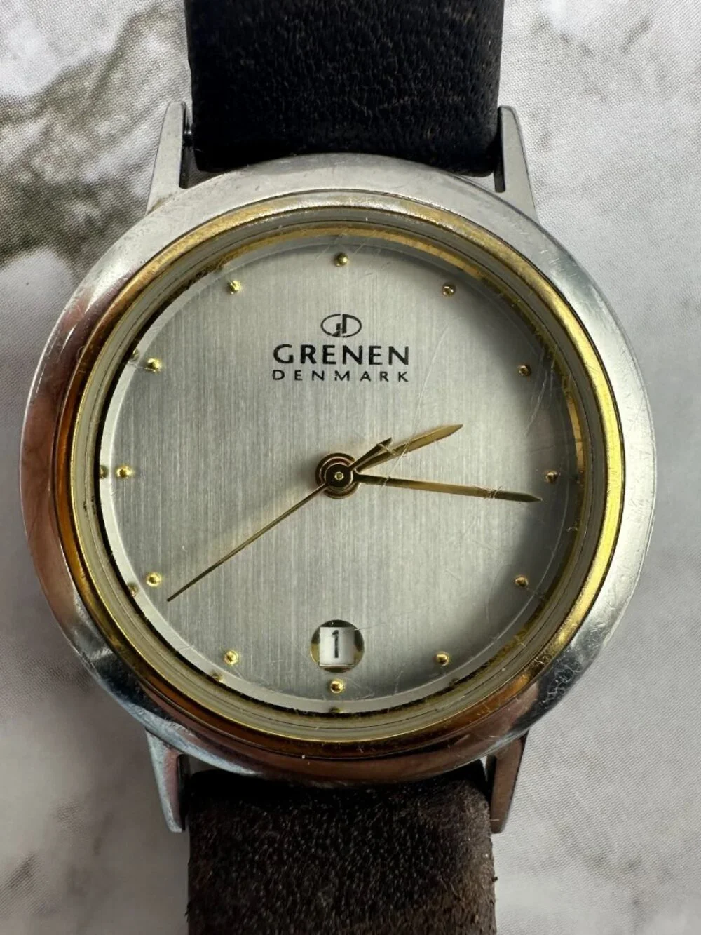 Grenen Watch Women Silver Tone Date Window Round Dial 28MM Brown Band Works 8.5